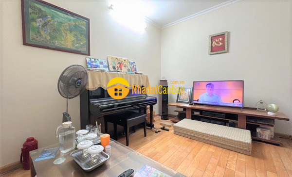 Bán nhà mặt ngõ 629 kim mã ba đình, 40m gara kd, 16 tỷ. lh 0349157982.